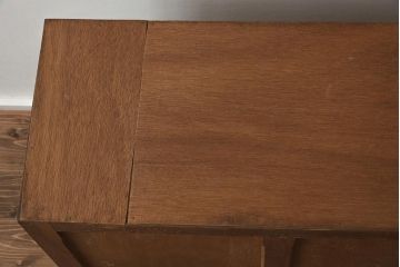 レトロ家具　昭和中期　ナラ材　味わい深いキャスター付きサイドチェスト(脇机、袖机、引き出し、ドロアー)(R-040233)