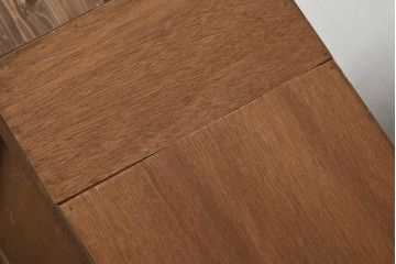 レトロ家具　昭和中期　ナラ材　味わい深いキャスター付きサイドチェスト(脇机、袖机、引き出し、ドロアー)(R-040233)