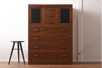 レトロ家具　観音開きの扉が付いた昭和中期の衣装タンス(チェスト、引き出し)(R-040236)