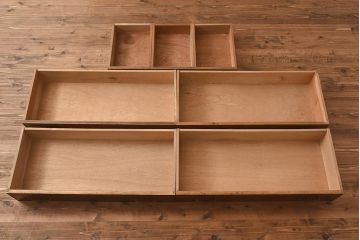 レトロ家具　観音開きの扉が付いた昭和中期の衣装タンス(チェスト、引き出し)(R-040236)