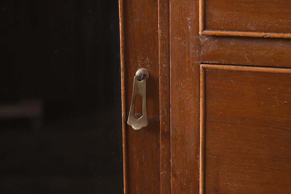 レトロ家具　観音開きの扉が付いた昭和中期の衣装タンス(チェスト、引き出し)(R-040236)