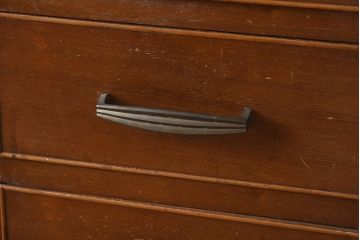 レトロ家具　観音開きの扉が付いた昭和中期の衣装タンス(チェスト、引き出し)(R-040236)