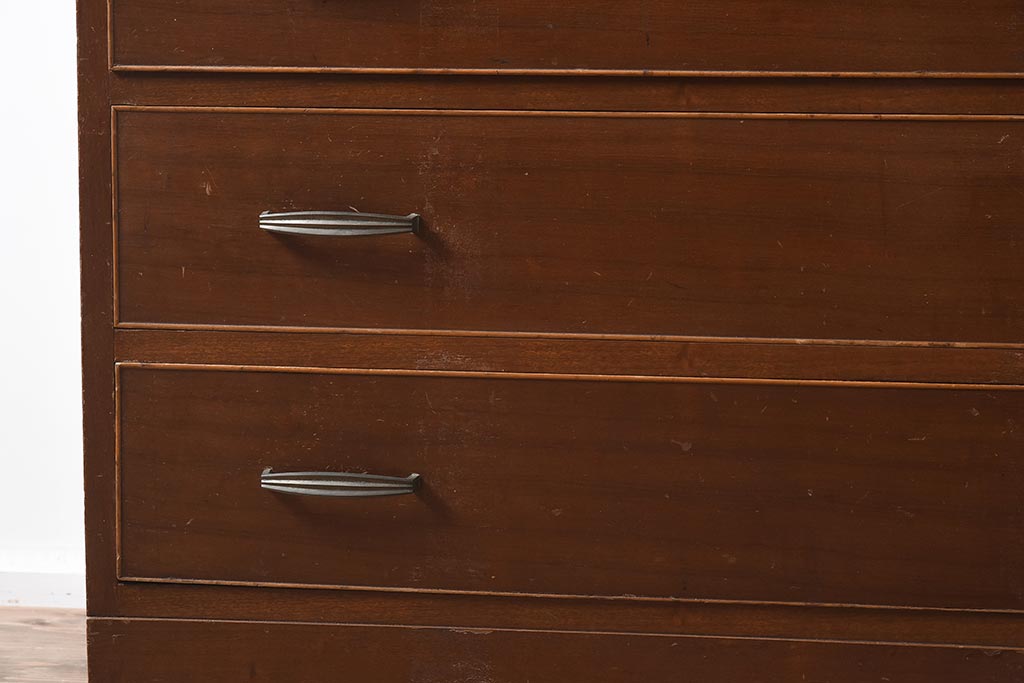 レトロ家具　観音開きの扉が付いた昭和中期の衣装タンス(チェスト、引き出し)(R-040236)