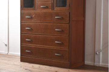 レトロ家具　観音開きの扉が付いた昭和中期の衣装タンス(チェスト、引き出し)(R-040236)