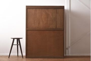 レトロ家具　観音開きの扉が付いた昭和中期の衣装タンス(チェスト、引き出し)(R-040236)