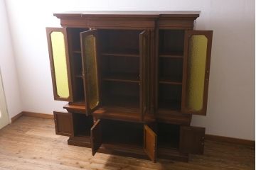 ヴィンテージ家具 フランスビンテージ マホガニー材 色付きガラス エレガントな佇まいが魅力のカップボード(食器棚、キャビネット、収納棚、戸棚)(R-040238)