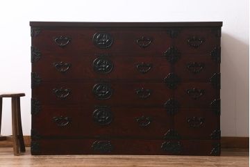 中古　伝統民芸家具　岩谷堂箪笥　天板リメイク・栗材　かくし付き　金具の意匠が上品な整理箪笥(引き出し、チェスト、衣装箪笥)(R-040240)