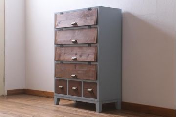 ラフジュ工房オリジナル　古材リメイク　ペイント家具　引き出し付き　パタパタ扉のおしゃれな脚付き下駄箱(収納棚)(R-040241)