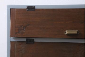 ラフジュ工房オリジナル　古材リメイク　ペイント家具　引き出し付き　パタパタ扉のおしゃれな脚付き下駄箱(収納棚)(R-040241)