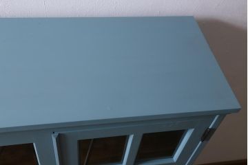 リメイク家具　中古　北海道民芸家具　ブルーペイントがおしゃれなキャビネット(収納棚、戸棚)(R-040243)
