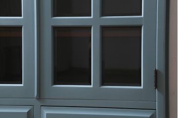 リメイク家具　中古　北海道民芸家具　ブルーペイントがおしゃれなキャビネット(収納棚、戸棚)(R-040243)