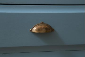 リメイク家具　中古　北海道民芸家具　ブルーペイントがおしゃれなキャビネット(収納棚、戸棚)(R-040243)