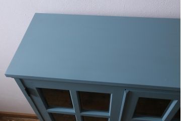 リメイク家具　中古　北海道民芸家具　ブルーペイントがおしゃれなキャビネット(収納棚、戸棚)(R-040243)