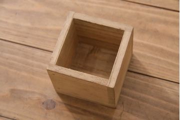 アンティーク家具　江戸明治期　総桐材　観音開き戸　十字金具が迫力のある上手物の重ね箪笥(観音箪笥、衣装箪笥、時代箪笥、桐箪笥、桐たんす)(R-040249)