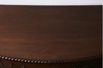 アンティーク家具　イギリスアンティーク　マホガニー材　高級感漂うエレガントな佇まいのサイドボード(収納棚)(R-040252)