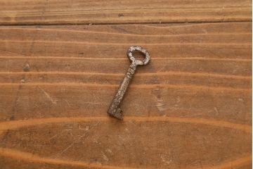 アンティーク家具　イギリスアンティーク　マホガニー材　高級感漂うエレガントな佇まいのサイドボード(収納棚)(R-040252)