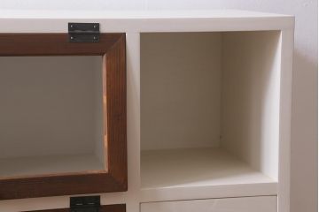 ラフジュ工房オリジナル　古材使用　リメイク家具　ペイント　バイカラーがレトロなパタパタ扉のキャビネット(収納棚、リビングボード)(R-040255)