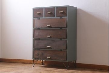 ラフジュ工房オリジナル家具　古材リメイク　ペイント家具　鉄脚　引き出し付きパタパタ扉の下駄箱(収納棚、キャビネット)(R-040257)