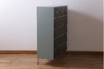 ラフジュ工房オリジナル家具　古材リメイク　ペイント家具　鉄脚　引き出し付きパタパタ扉の下駄箱(収納棚、キャビネット)(R-040257)