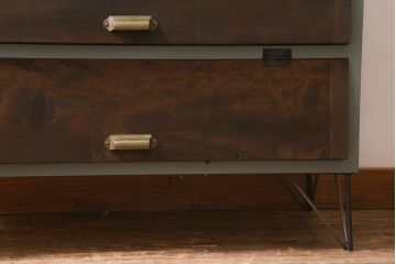 ラフジュ工房オリジナル家具　古材リメイク　ペイント家具　鉄脚　引き出し付きパタパタ扉の下駄箱(収納棚、キャビネット)(R-040257)