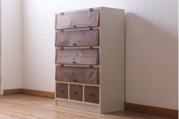 ラフジュ工房オリジナル家具　古材リメイク　ペイント家具　引き出し付きパタパタ扉の下駄箱(収納棚、キャビネット)(R-040258)