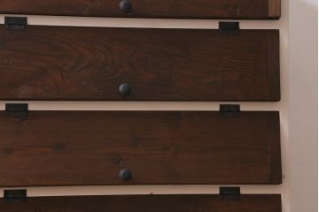 ラフジュ工房オリジナル家具　古材リメイク　ペイント家具　引き出し付きパタパタ扉の下駄箱(収納棚、キャビネット)(R-040258)