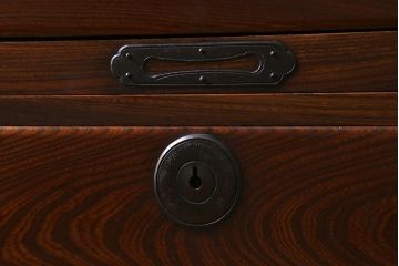アンティーク家具　和製アンティーク　昭和初期　五丁引き　前面ケヤキ材　シンプルで上品な佇まいが魅力の仙台箪笥(重ね箪笥、衣装箪笥、引き出し)(R-040260)