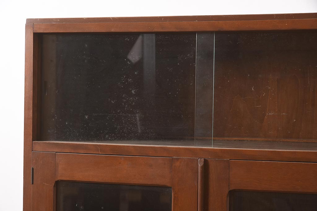 レトロ家具　引き出し付き　見せる収納におすすめなガラス扉のブックケース(本箱)(R-040268)