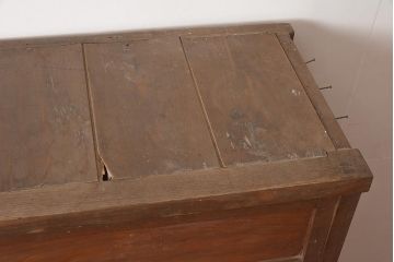 レトロ家具　昭和初期　大振りサイズ　ノスタルジックな雰囲気漂う趣たっぷりの木製下駄箱(戸棚、収納棚)(R-040274)