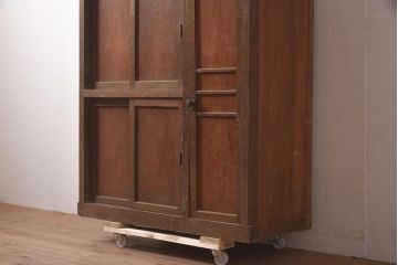 レトロ家具　昭和初期　大振りサイズ　ノスタルジックな雰囲気漂う趣たっぷりの木製下駄箱(戸棚、収納棚)(R-040274)