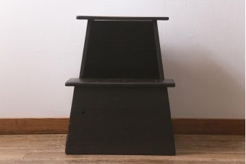 アンティーク雑貨　明治大正期　松材　古い木の質感が味わい深い踏み台(ステップ、飾り台、花台)(R-040275)