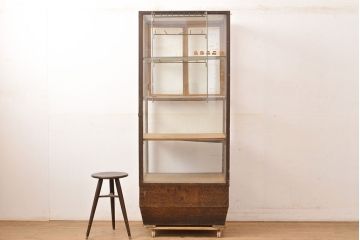 アンティーク家具　昭和レトロ　縦型パンケース(ガラスケース、ショーケース、陳列棚)(R-040291)