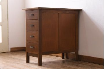 レトロ家具　栓材　木のぬくもりあふれるシンプルなサイドチェスト(脇机、サイドテーブル、ドロアー)(R-040292)