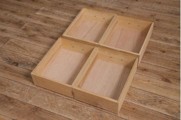 レトロ家具　栓材　木のぬくもりあふれるシンプルなサイドチェスト(脇机、サイドテーブル、ドロアー)(R-040292)