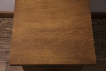 レトロ家具　栓材　木のぬくもりあふれるシンプルなサイドチェスト(脇机、サイドテーブル、ドロアー)(R-040292)