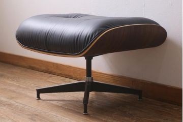 展示品　極美品　Hermanmiller(ハーマンミラー社)　ウォールナット　トールサイズ　イームズラウンジチェア&オットマン(定価約89万円)