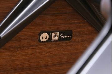 展示品　極美品　Hermanmiller(ハーマンミラー社)　ウォールナット　トールサイズ　イームズラウンジチェア&オットマン(定価約89万円)