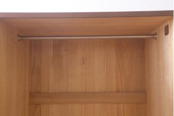 中古　伝統工芸品　桂月　菊の意匠金具がアクセントになった加茂総桐箪笥のワードローブ(総桐たんす、洋服タンス、衣装タンス)(定価約120万円)(R-040297)