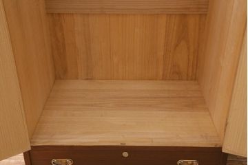 中古　伝統工芸品　桂月　菊の意匠金具がアクセントになった加茂総桐箪笥のワードローブ(総桐たんす、洋服タンス、衣装タンス)(定価約120万円)(R-040297)