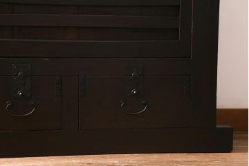 アンティーク家具　前面欅(ケヤキ)材　重厚な佇まいの大型帳場箪笥(水屋箪笥、サイドボード、テレビ台、テレビボード)(R-040298)