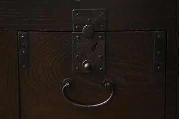 アンティーク家具　前面欅(ケヤキ)材　重厚な佇まいの大型帳場箪笥(水屋箪笥、サイドボード、テレビ台、テレビボード)(R-040298)