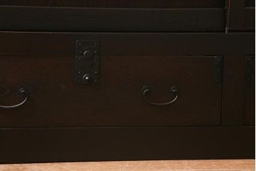 アンティーク家具　前面欅(ケヤキ)材　重厚な佇まいの大型帳場箪笥(水屋箪笥、サイドボード、テレビ台、テレビボード)(R-040298)