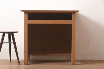 レトロ家具　昭和中期　懐かしさ感じる教卓(カウンター、平机)(R-040302)
