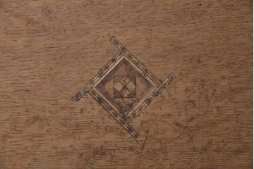 アンティーク家具　昭和初期　ストリップド(剥離)　ナラ材　象嵌入り　和と洋どちらのお部屋にも合うライティングビューロー(簿記机、在宅ワーク、在宅用ワークデスク)(R-040307)