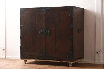 アンティーク家具　古民具・骨董　品のある佇まいが魅力の観音箪笥(時代箪笥、引き出し、チェスト)(R-040311)