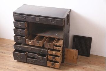 アンティーク家具　明治期　一本物　ヒノキ材　凝ったつくりが魅力的な上手物の帳場箪笥(チェスト、引き出し)(R-040314)