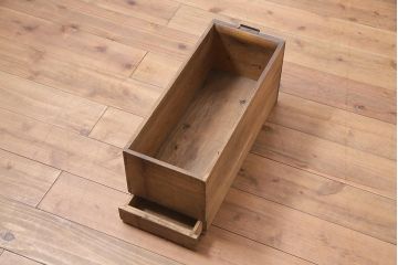 アンティーク家具　明治期　一本物　ヒノキ材　凝ったつくりが魅力的な上手物の帳場箪笥(チェスト、引き出し)(R-040314)
