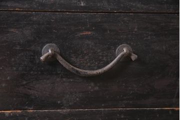 アンティーク家具　明治期　一本物　ヒノキ材　凝ったつくりが魅力的な上手物の帳場箪笥(チェスト、引き出し)(R-040314)
