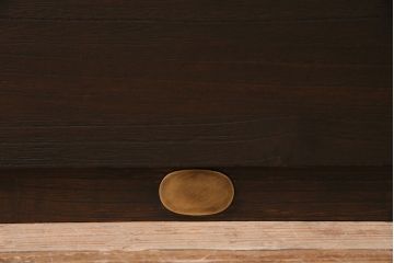 アンティーク家具　昭和初期　天板リメイク　上品な佇まいのローチェスト(テレビ台、テレビボード、収納棚)(R-040321)