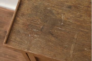 レトロ家具　昭和レトロな雰囲気漂うシンプルな木製サイドキャビネット(電話台)(R-040326)